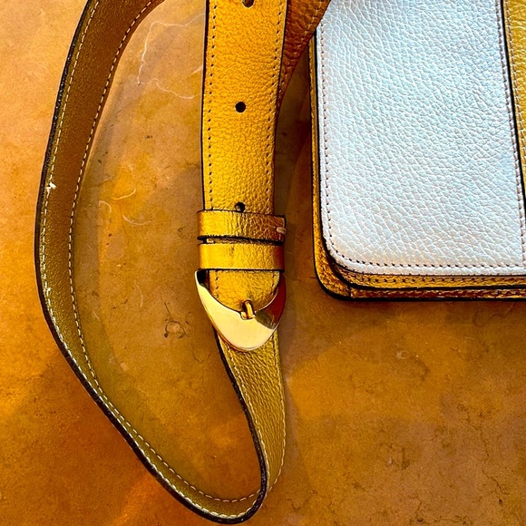 Vittoria Napoli Leather Crossbody Bag – Made in Italy - Picture 7 of 7
